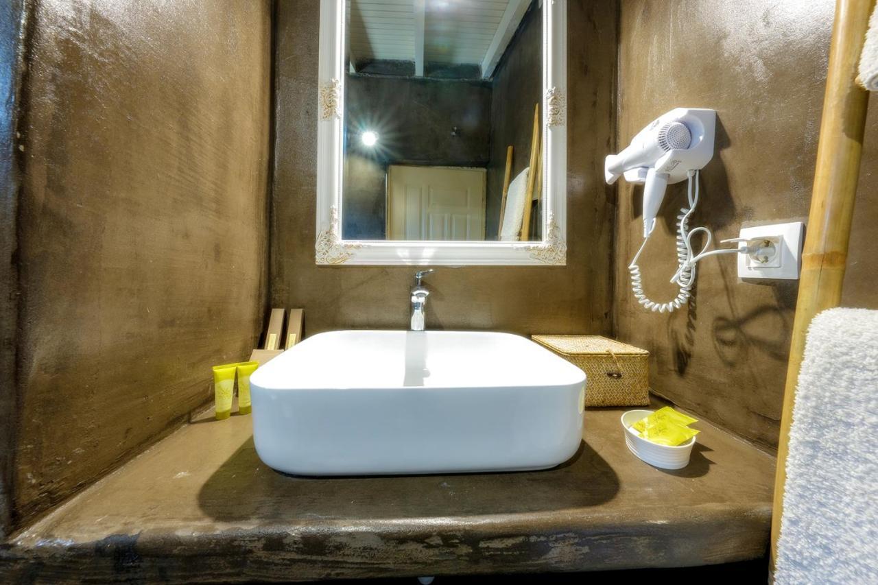 Petra Mare Suites ブアブロウ エクステリア 写真