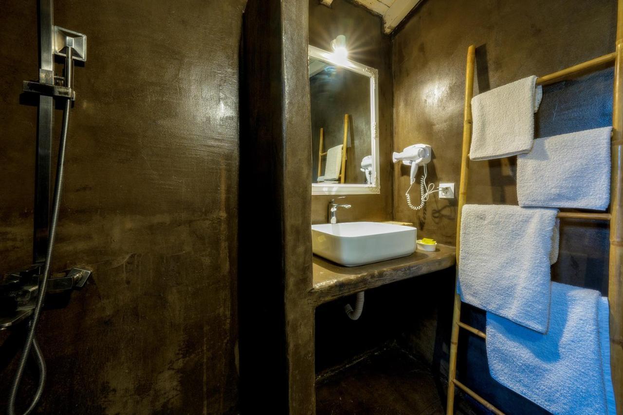 Petra Mare Suites ブアブロウ エクステリア 写真